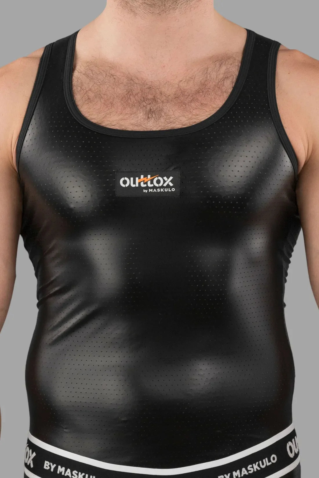 Outtox. Tanktop. Zwart