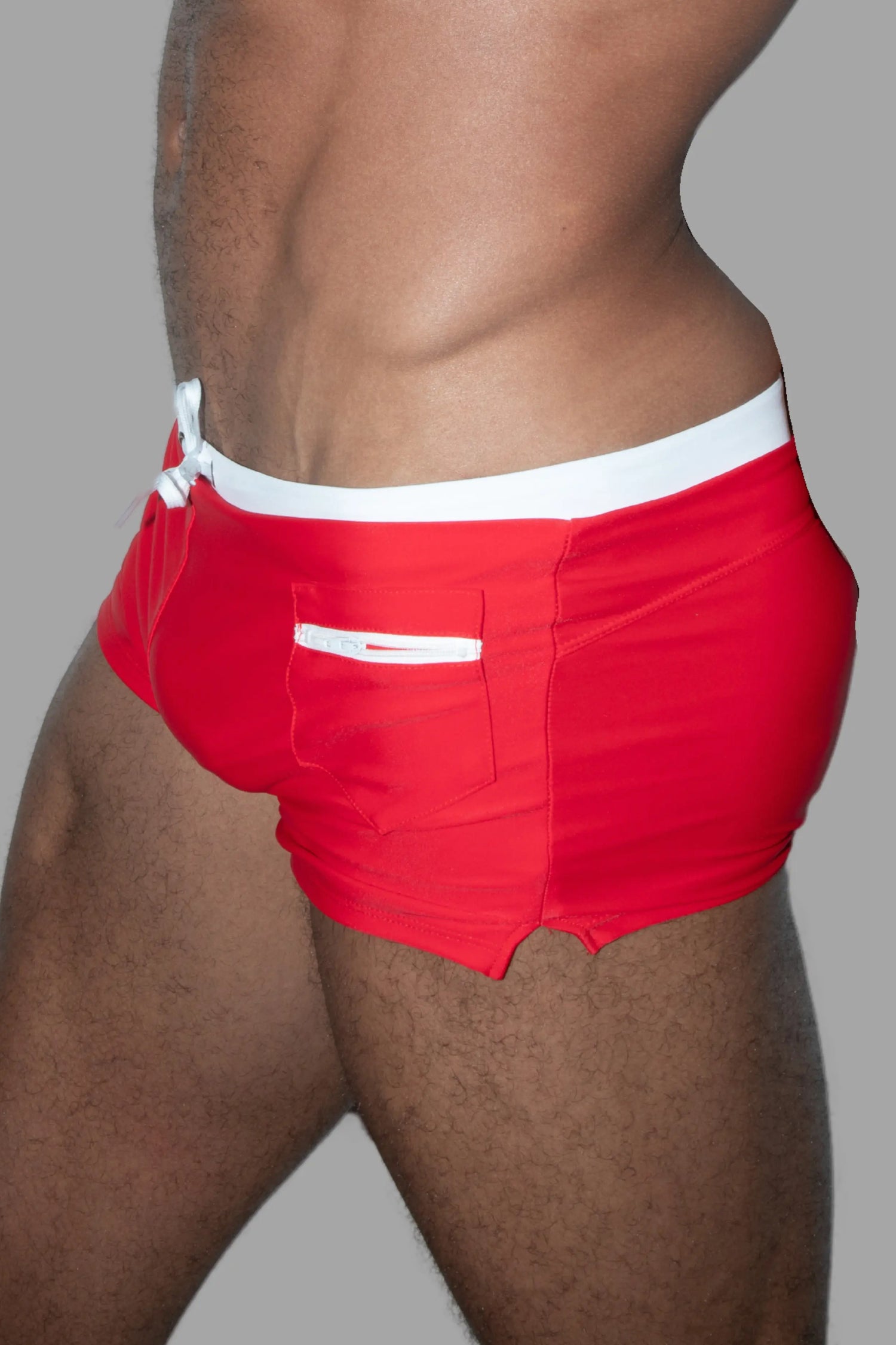 Derek Chase. Shorts de Club avec Poche. Rouge + Blanc