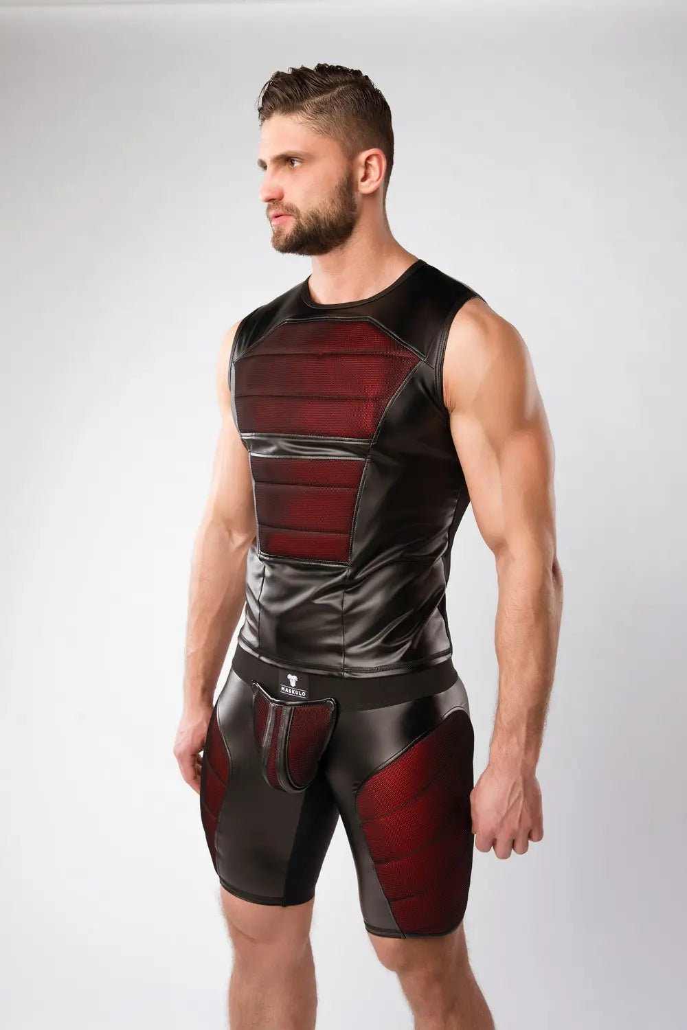 Tanktop für Herren. Vorderpolster. Schwarz und Rot